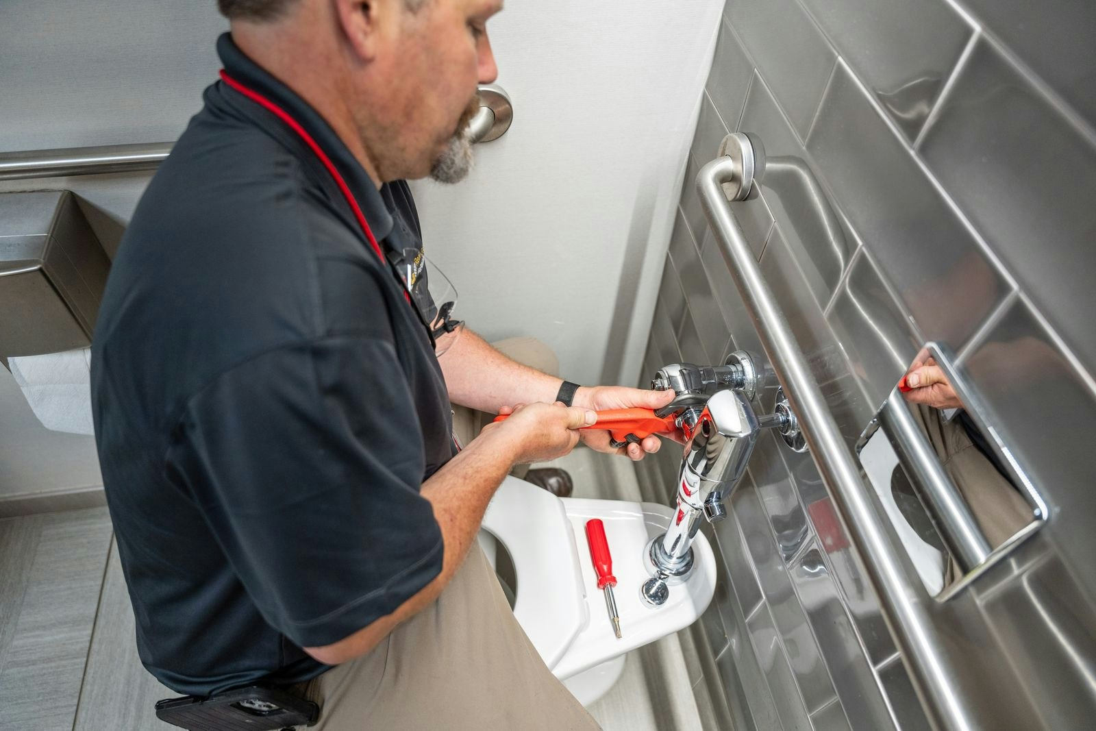 Commercial plumbing service